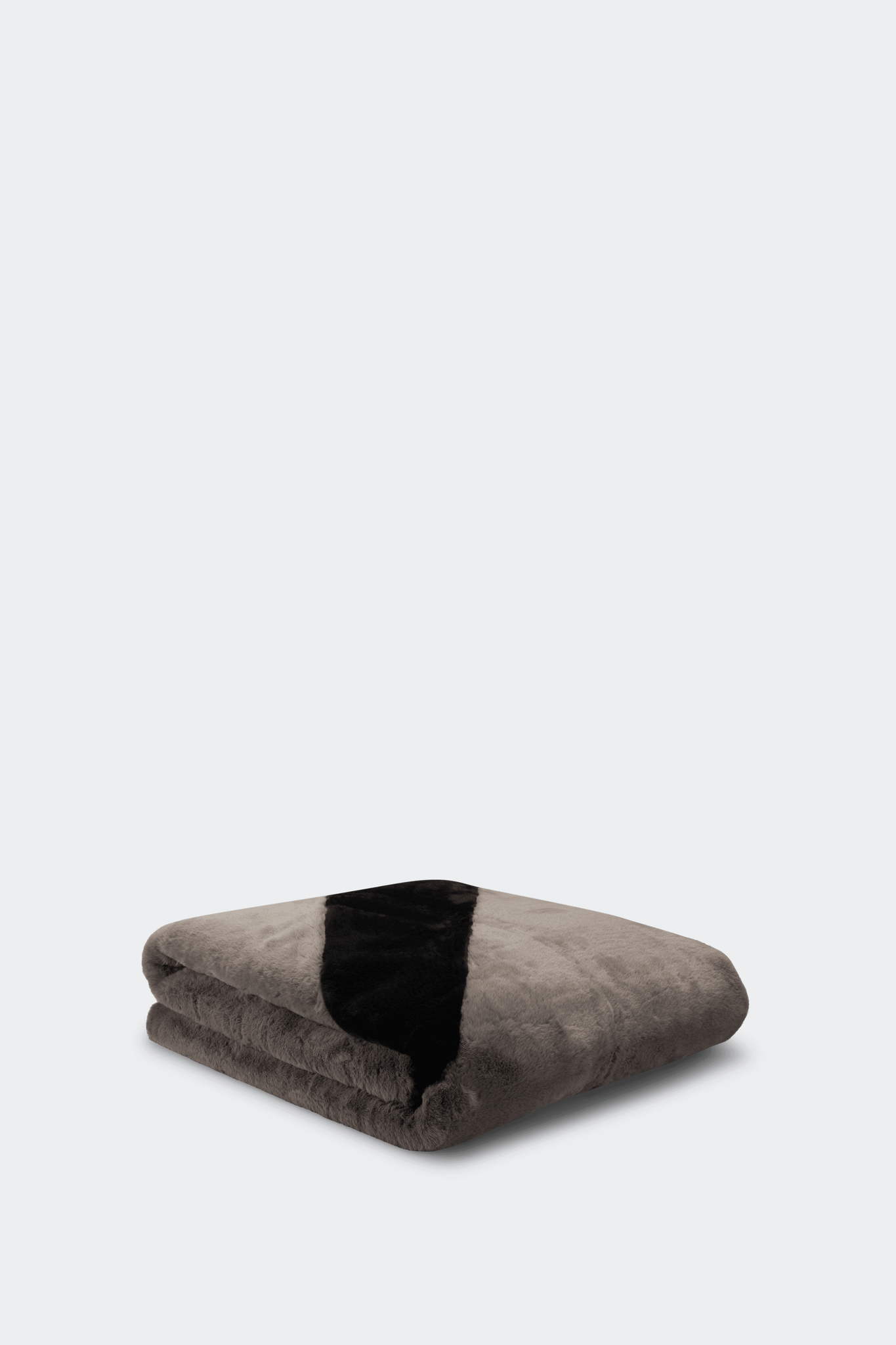 NSW FAUX FUR BLANKET