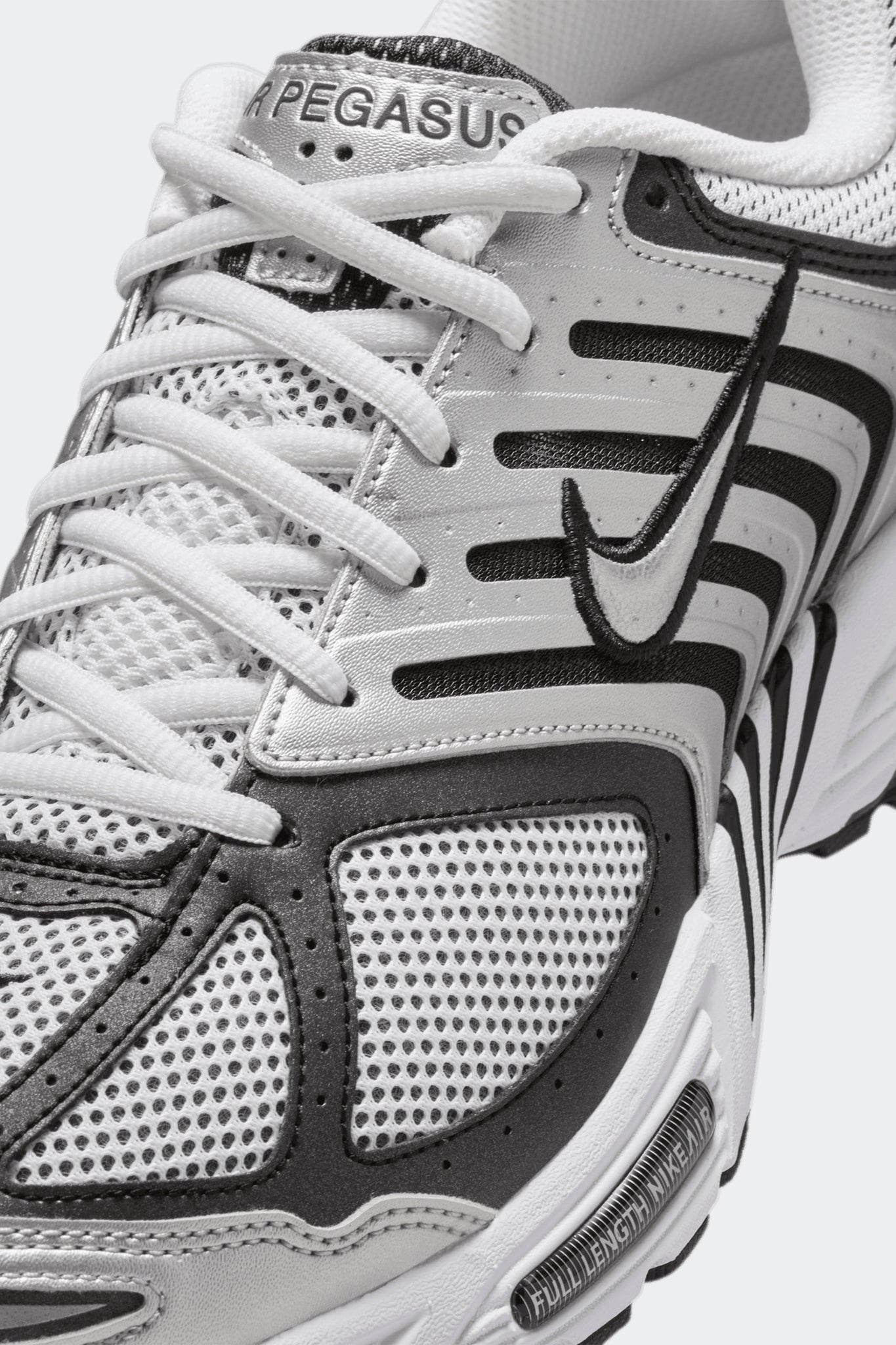 AIR PEGASUS 2005