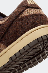 W DUNK LOW