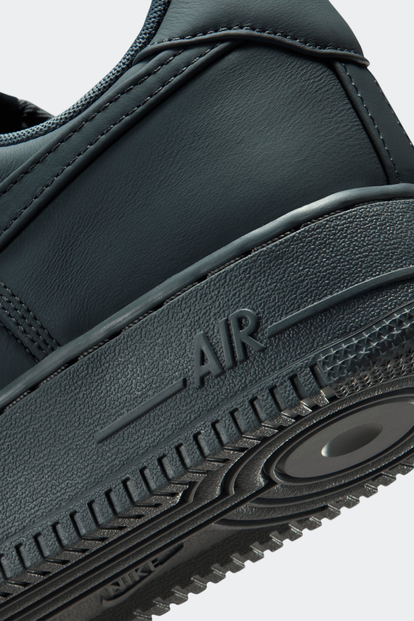 AIR FORCE 1 LOW RETRO PREMIUM