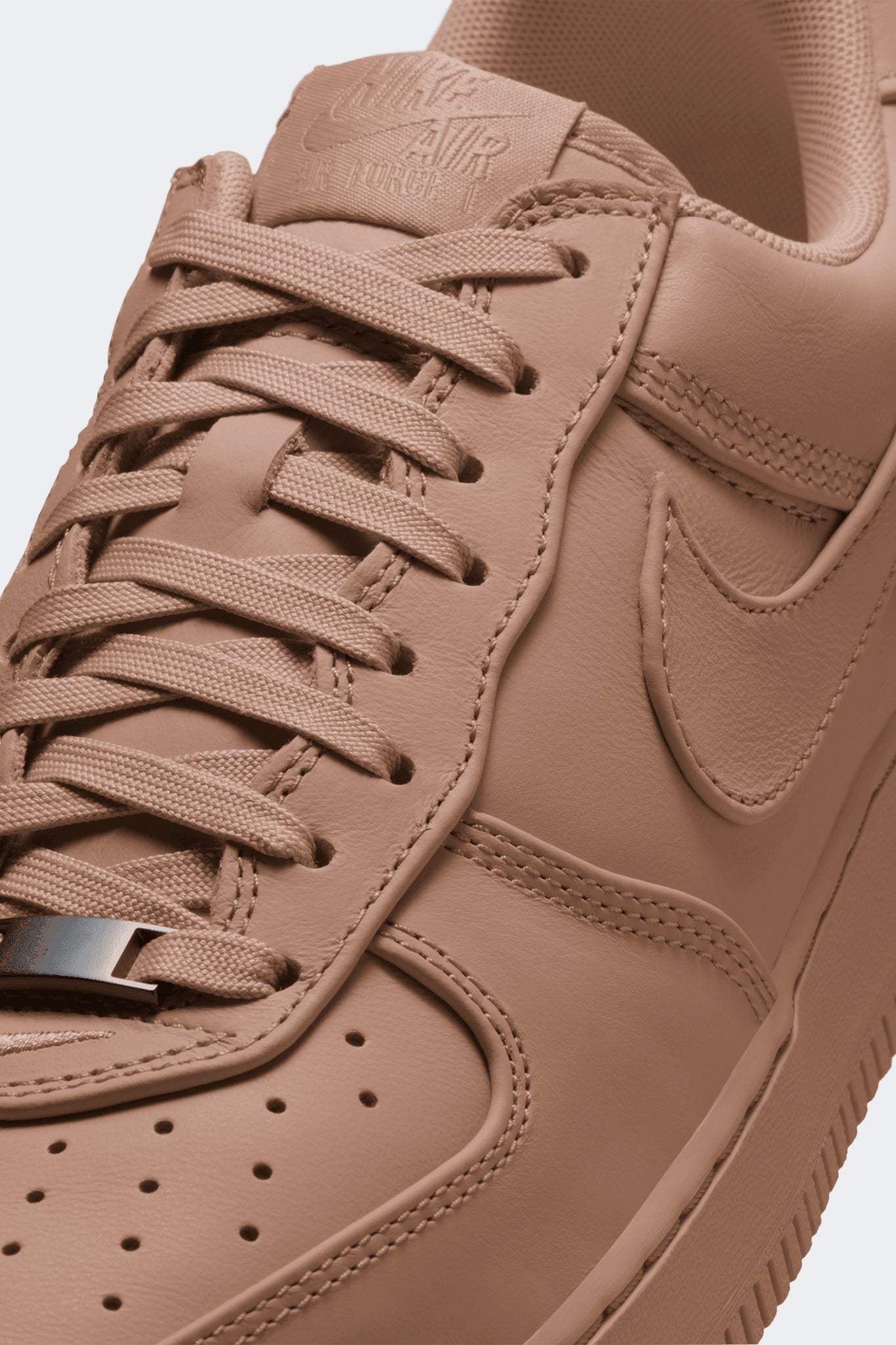 AIR FORCE 1 LOW RETRO PREMIUM