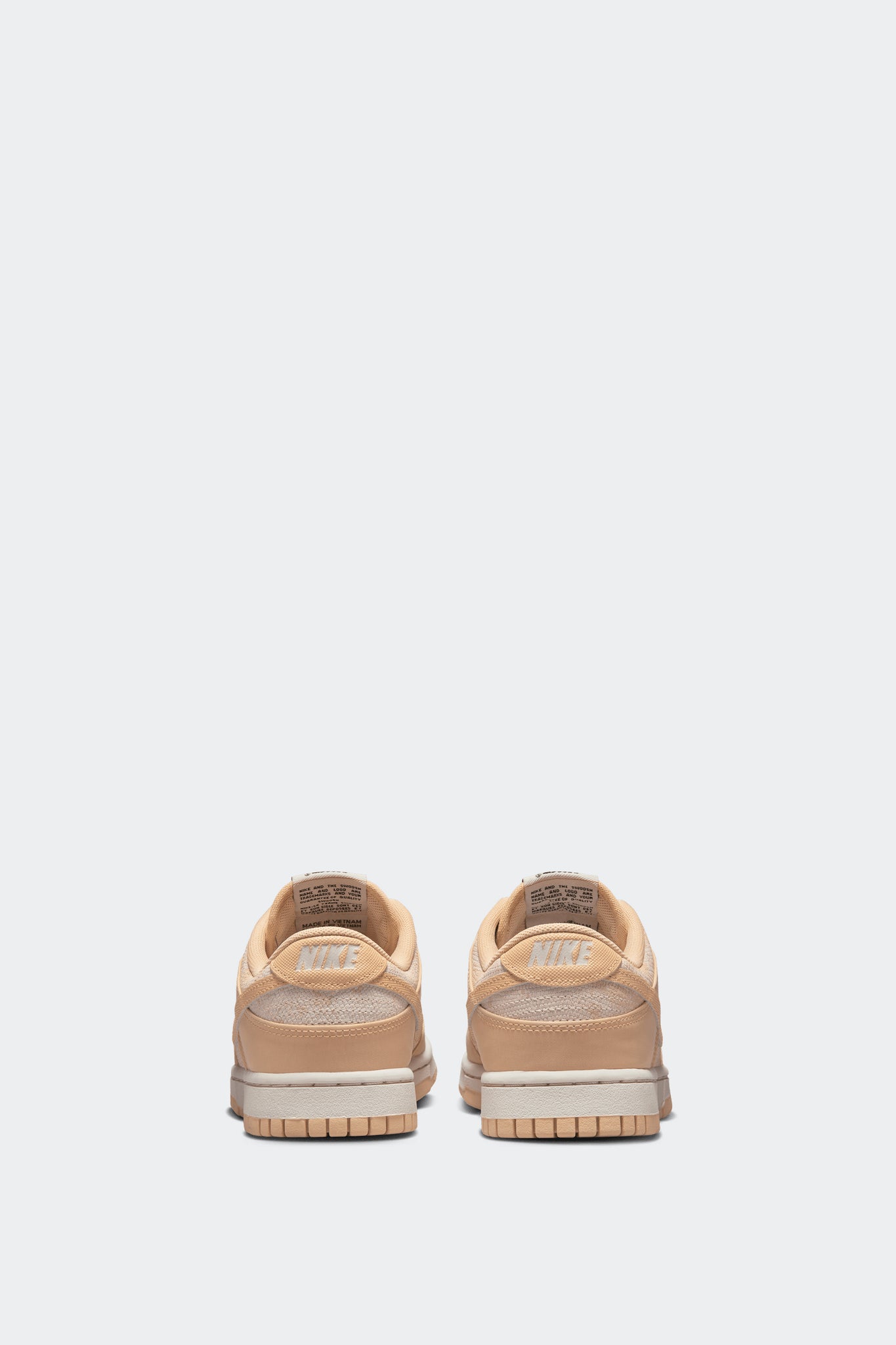 W DUNK LOW