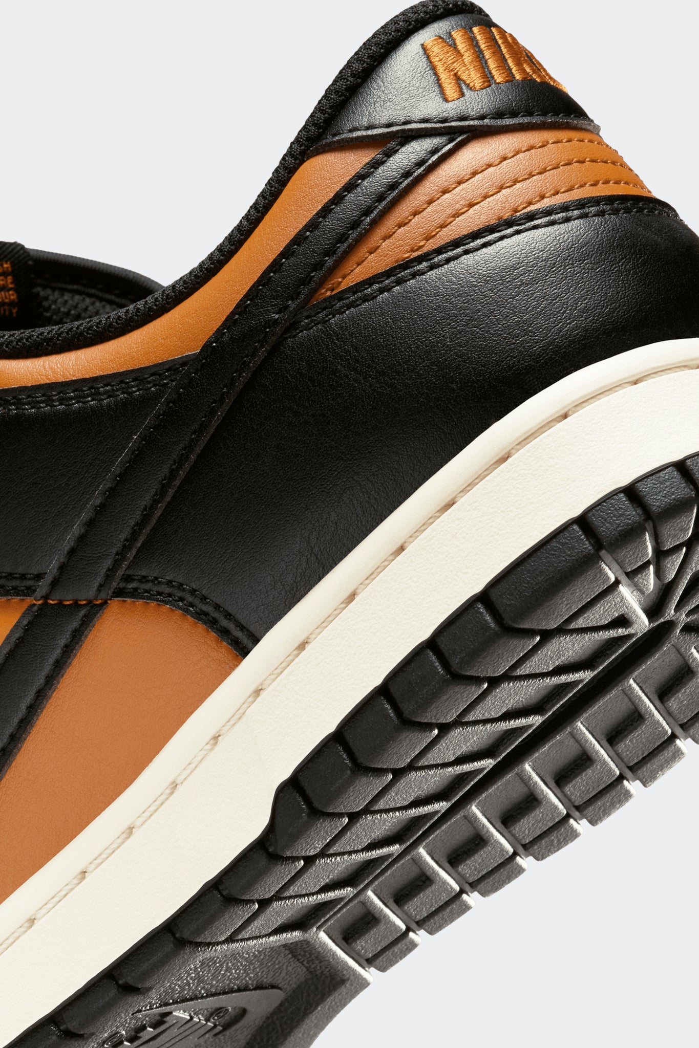 DUNK LOW RETRO