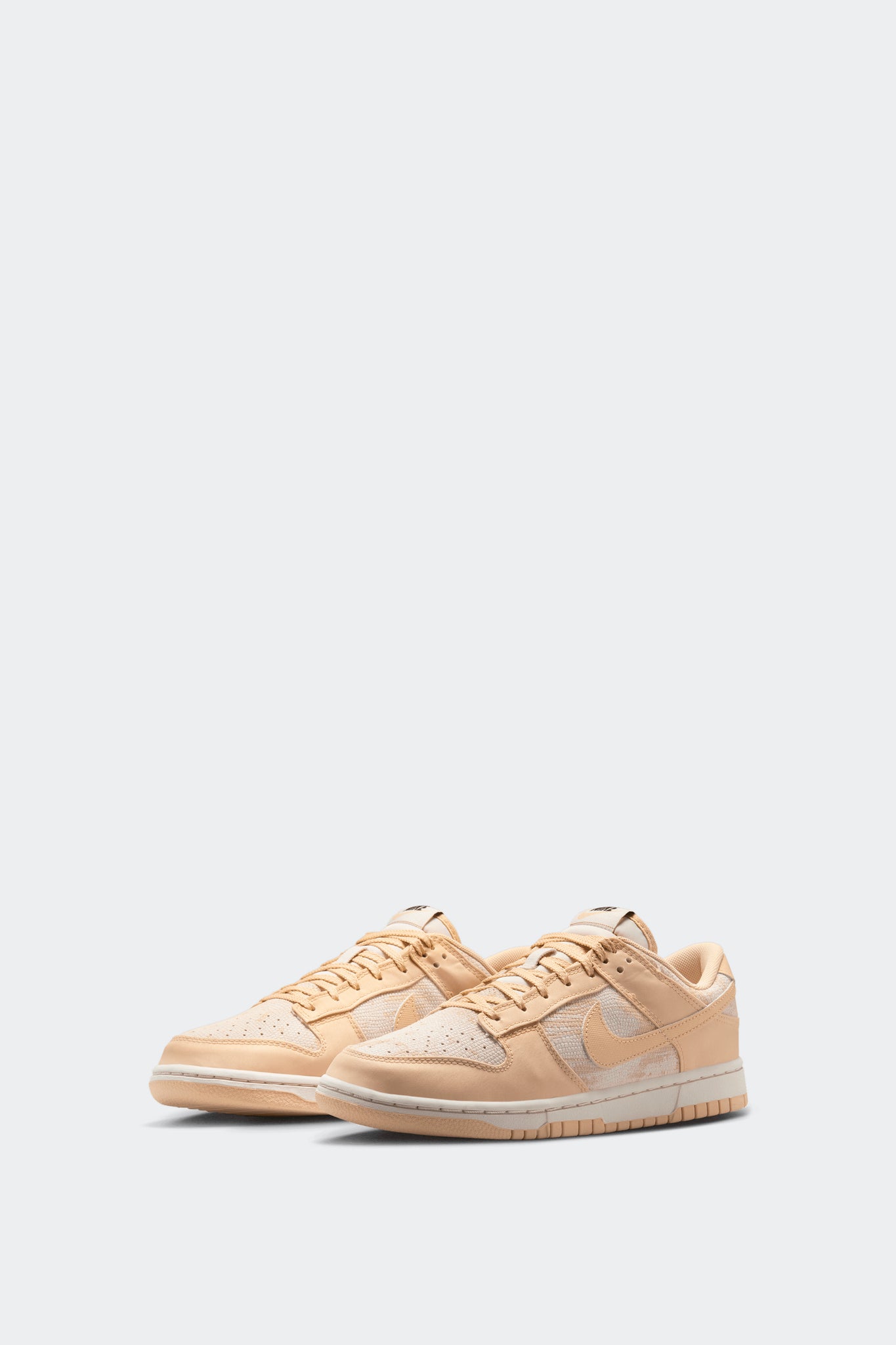 W DUNK LOW
