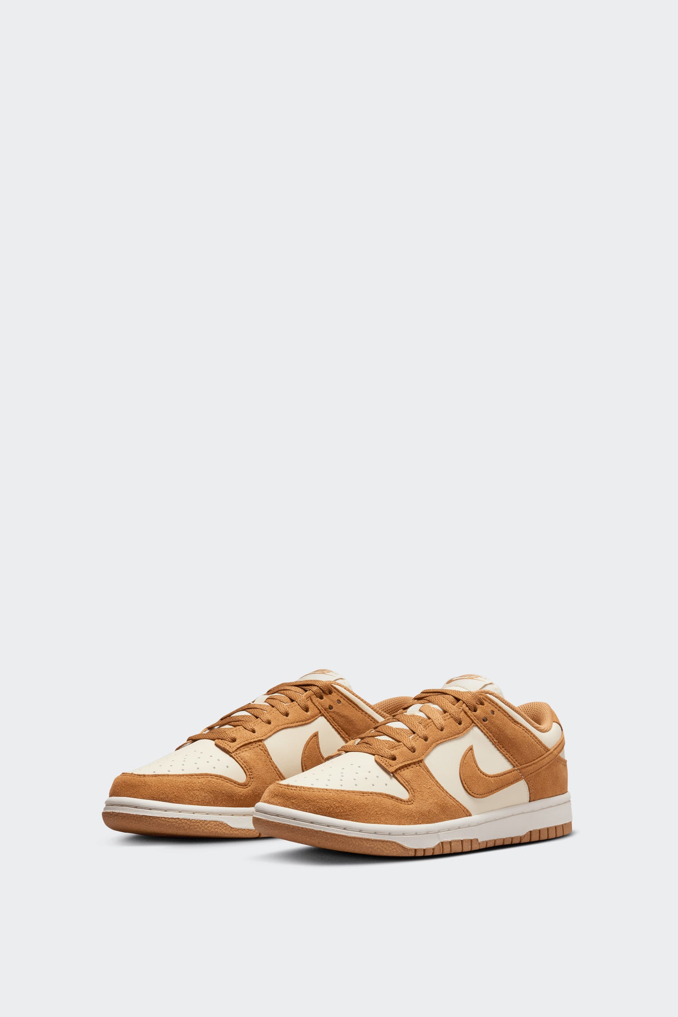 W DUNK LOW