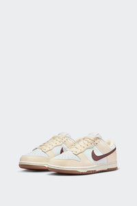 W DUNK LOW