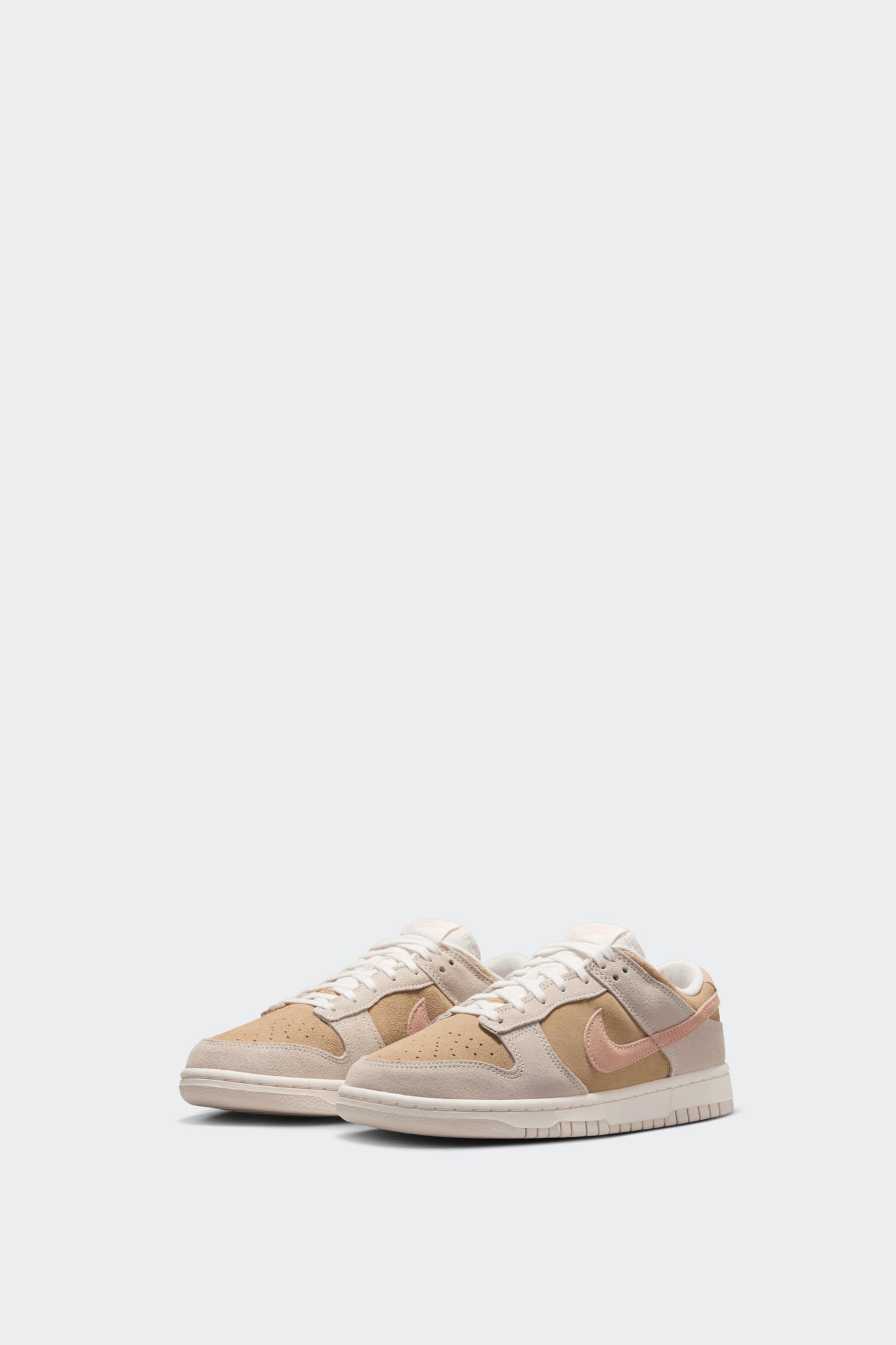 W DUNK LOW